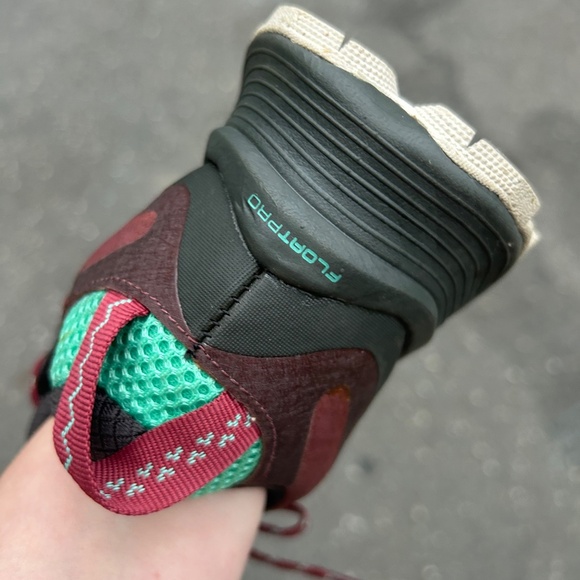 Merrill women’s hiking shoe w9 wide Wine teal - Picture 2 of 6